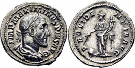 Maximino I. Denario. EBC+/SC-. Muy buen ejemplar. Estupendo. Muy atractiva