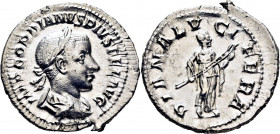 Gordiano III. Denario. Casi SC-. Buena acuñación centrada. Buen retrato. Muy buen reverso