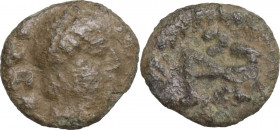 Ostrogothic Italy, Athalaric (526-534). AE Nummus in name of Justinian I, Rome mint. Obv. Diademed and draped bust righ. Rev. Monogram of Atalaric. ME...