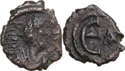 Anastasius I (491-518). AE Pentanummium. Constantinople mint. Obv. Bust of Anastasius, right. Rev. Large E. DOC I 26a.1. AE. 1.50 g. 15.50 mm. About V...