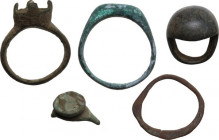Lot of 5 bronze rings. Medieval.