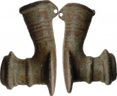 Bronze pipe. Balkanic, Late Roman.33x20x18 mm.