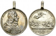 Leopold I., AR Medaille 1704, Schlacht bei Höchstädt 

RDR. Leopold I. (1657-1705). AR Medaille 1704 (37 mm, 20.70 g), von P. H. Müller. (Stern im A...
