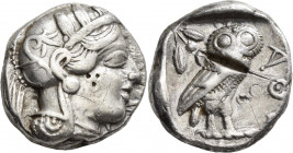 Attika: Athen: AR-Tetradrachme ca. 450 v.Chr. 16,92 g. Kopf der Athena mit lorbeerbekränztem attischem Helm nach rechts / Eule mit Olivenzweig mit Fru...