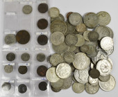 Alle Welt: Lot Silbermünzen aus aller Welt, dabei auch ein paar wenige Medaillen sowie ein kleines Lot Münzen aus Österreich-Ungarn auch mit Kupfermün...