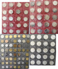 Bundesrepublik Deutschland 1948-2001: Zwei Alben mit diversen Münzen, überwiegend BRD mit Umlauf- und Gedenkmünzen, einige Seiten sind mit ausländisch...