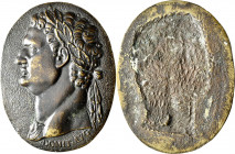 Medaillen alle Welt: Italien: Ovale Bronzeguß-Plakette o. J., auf den römischen Kaiser Domitianus (81-96 n. Chr.). Brustbild nach links, darunter der ...
