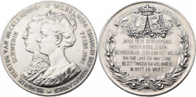 Medaillen Deutschland - Geographisch: Mecklenburg-Schwerin: Versilberte Medaille 1901, unsigniert, zur Hochzeit von Hendrik Herzog von Mecklenburg-Sch...