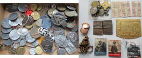 Orden & Ehrenzeichen: Drittes Reich: Eine kleine Schachtel mit diversen PIN's, Abzeichen, Anstecker sowie weiteres Material, überwiegend aus dem Dritt...