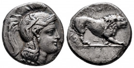 Lucania. Velia. Nomos. 300-280 BC. Philistion Group. (HN Italy-1301). (Sng Ans-1397). (Sng Ashmolean-1392). Anv.: Helmeted head of Athena right, griff...