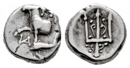 Thrace. Byzantion. Hemidrachm. 387-340 BC. (SNG BM Black Sea-12). (Schönert-Geiss-750/850). (Sng Cop-484/5). Anv.: Bull standing to left atop dolphin;...