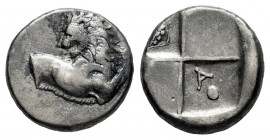 Thrace. Chersonesos. Hemidrachm. 357-320 BC. Kardia. (Bmc-18). (Weber-2434). (McClean-4088). Anv.: Forepart of lion to right, head reverted. Rev.: Qua...