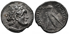Ptolemaic Kings of Egypt. Tetradrachm. 204-180 BC. Alexandria. (Svoronos-1231/1489). (Sng Cop-244/5). Anv.: Diademed head of Ptolemy I to right, weari...