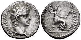 Tiberius. Denarius. 14-37 AD. Lugdunum. (Ric-30). (Bmcre-48). (Rsc-16a). Anv.: TI CAESAR DIVI AVG F AVGVSTVS, laureate head right. Rev.: PONTIF MAXIM,...