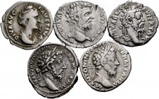 Lot of 5 denarii of the Roman Empire. Ag. TO EXAMINE. Choice F/Almost VF. Est...120,00. 

Spanish Description: Lote de 5 denarios del Imperio Romano...