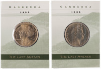Australia. 1999. Isabel II. C (Canberra). 1 dólar. Los últimos Anzacs. Lote de 2 expositores oficiales. AL-BR. S/C.