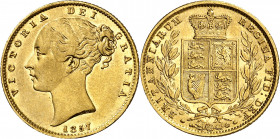 Gran Bretaña. 1857. Victoria. 1 libra. (Fr. 387e) (Kr. 736.1). Tipo "escudo". AU. 7,96 g. MBC+/EBC-.