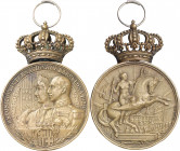 1929. Alfonso XIII. Barcelona. Exposición Internacional. Medalla. (Ruiz Trapero 1396). Fundida. Grabador: E. Ausió. Bronce. 30,55 g. Ø38 mm, con coron...