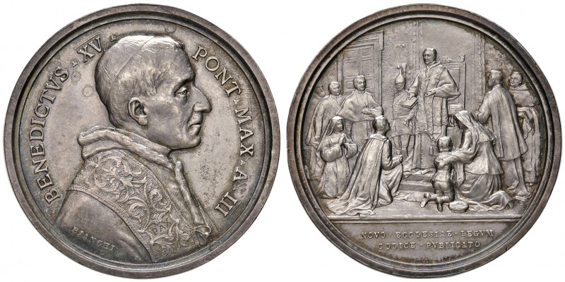 Benedetto XV (1914-1922). Medaglia 1917 An. III. Promulgazione del Codice di Dir...