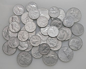 REPUBBLICA ITALIANA (dal 1946). Lotto di 33 monete così composto: 1 Lira 1948 x 17 - 1 Lira 1949 x 3 - 2 Lire 1948 x 3 - 5 Lire 1950 x 5 - 10 Lire 194...