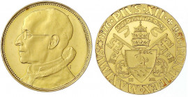 Italien-Kirchenstaat
Pius XII., 1939-1958
Goldmedaille im Gewicht von 3 Dukaten 1958, unsign. A. Hartig. Auf seinen Tod. Brb. n.l./Päpstl. Wappen, u...