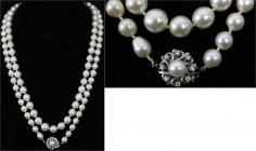 Colliers und Halsketten
Perlencollier aus 103 Akoya-Zuchtperlen, Verschluss Weissgold 585/1000, besetzt mit 8 Brillanten und einer Perle. Länge ca. 9...
