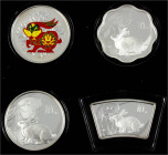 China
Volksrepublik, seit 1949
Set mit 4 X 10 Yuan Silber 2011. Jahr des Hasen. Jeweils 1 Unze. In allen 4 Versionen: Wellenschnitt achtbogig, rund,...