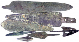 Bronzezeit
Luristan (an Erzen reiches Bergland südl. Persien)
7 Bronze-Artefakte: 3 Speerspitzen und 4 Pfeilspitzen. Provenienz: alte westfäl. Samml...