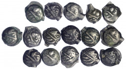 Gallische Kelten
Leuci
16 X Potin 1. Jh. v. Chr. Kopf l./Eber links über Lilie. schön bis sehr schön. Castelin 582.