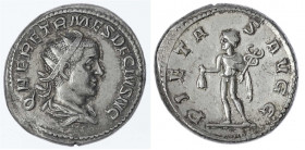 Kaiserzeit
Herennius Etruscus, 249-251
Beckersche Fälschung zum Antoninian 250/251. Drap. Brb. mit Strahlenbinde r./PIETAS AVGG. Kaiser steht mit Bö...