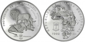 Äquatorialguinea
Republik, ab 1968
7000 Francos 1992 bedrohte Tierwelt. Löwenfamilie. 1/2 Kilo Silber. In Originalschatulle. Polierte Platte. Schön ...