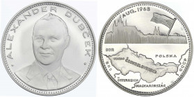 Tschechoslowakei
Republik
Silbermedaille 1968 auf Alexander Dubcek. Brustb. v.v./Landkarte, darüber Stadtsilhouette v. Prag mit Fahne. 60 mm, 69,85 ...