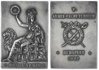 Ungarn
Franz Josef I., 1848-1916
Rechteckige Silberplakette 1902 von Jauner (geprägt bei Christlbauer). V. Armee-Fecht-Turnier Budapest. 32 X 46 mm;...