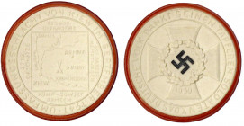 Drittes Reich
Porzellanmedaille Umfassungsschlacht von Kiew 1941, weiß, Rand rot, Hakenkreuz schwarz, 48 mm. Aufl. unter 200 Ex. prägefrisch, selten....