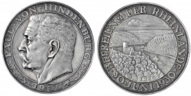 Medailleure
Bernhart, Josef
Silbermedaille 1930 a.d. Befreiung der Rheinlande. Kopf Hindenburg l./Ansicht der Rheinmündung. 36 mm, 20,02 g. Erstabsc...
