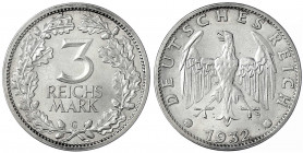 Kursmünzen
3 Reichsmark, Silber 1931-1933
1932 G. prägefrisch/fast Stempelglanz, winz. Kratzer, sehr selten, besonders in dieser Erhaltung. Jaeger 3...