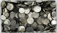 Sammlungen allgemein
Hunderte von Silbermünzen des 19. und 20. Jh. aus aller Welt. Dabei div. bessere Ausgaben, viel Skandinavien mit alten 2 Kronen-...