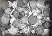 Sammlungen allgemein
Die verrückte Schachtel. Wunderkiste aus Händlernachlass mit ca.120 alten Münzen, Medaillen, Münzschmuck (Armbänder), etc. Dabei...