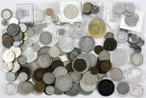 Sammlungen allgemein
Dachbodenfund mit interessantem Sammelsurium von ca. 190 Münzen des 19. und 20. Jh. mit vielen Silbermünzen in Crown-Größe aus F...