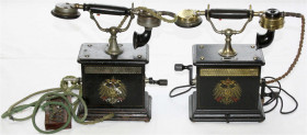 Sonstige Antiquitäten
2 alte Telefone der deutschen Reichspost ab 1905. Sogen. "Fernsprechtischapparat OB 05". Vgl. Freilichtmuseum Roscheider Hof, I...