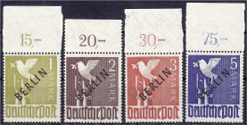 Deutschland
Berlin
1 M. - 5 M Schwarzaufdruck 1948, vier Werte vom Oberrand in postfrischer Erhaltung, geprüft Schlegel BPP. Mi. 1.230,-€. ** Michel...