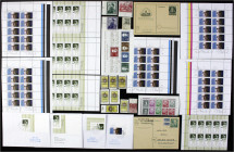 Lots und Sammlungen
Deutschland (alphabetisch)
Deutschland */**/gest./Briefe: Einsteckalbum mit Besonderheiten der Bundesrepublik wie Mi.-Nr. 1953 L...
