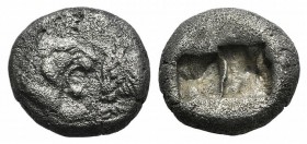 Kings of Lydia, time of Cyrus – Darios I, c. 545-520 BC. AR Siglos (14mm, 4.99g). Sardes. Confronted foreparts of lion r. and bull l. R/ Two incuse sq...