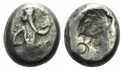 Achaemenid Empire, time of Xerxes II to Artaxerxes II, c. 420-375 BC. AR Siglos (14mm, 5.56g). Persian king or hero in kneeling-running stance r., hol...