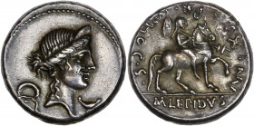 M. Aemilius Lepidus (61 av. J.-C.) - Ar - Denier.
A/ Tête féminine diadémée à droite.
R/ M. LEPIDVS À L’EXERGUE AN. XV PR. - H.O. C. S, 
statue équest...