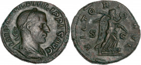 Philippe 1er l'Arabe (244 - 249 apr.J.-C.) - Ae - Sesterce - Rome.
A/ IMP M IVL PHILIPPVS AVG,
Buste drapé, lauré et cuirassé de Philippe 1er. 
R/ VIC...