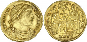 Jovien - (363 -364 apr. J.-C.) - Av- Solidus - Antioche. 
A/ D N IOVIAN-VS P F P AVG,
buste diadémé, drapé et cuirassé de Jovien à droite portant un d...