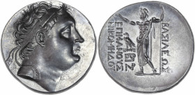 BECKER Counterfeits - Antiochos X (94-92 apr. J.C.) - Étain - Tetradrachme.
A/ Antiochos X, 
tête diadémée à droite. 
R/ Zeus assis à gauche, tenant l...