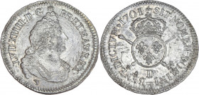 Louis XIV (1643-1715) - Argent - Demi-Écu aux insignes
1701 D - Lyon.
A/ LVD XIIII D G FR ET NAV REX,
Buste de Louis XIV à droite.
R/ SIT NOMEN DOMINI...