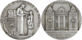 Médaille Caisse d'Epargne du Havre - Poinçon non identifié. 
A/ CAISSE D'ÉPARGNE DU HAVRE,
allégorie de l'Épargne debout recueillant les économies de ...